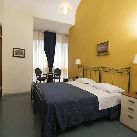 Margherita Hotel Nápoles